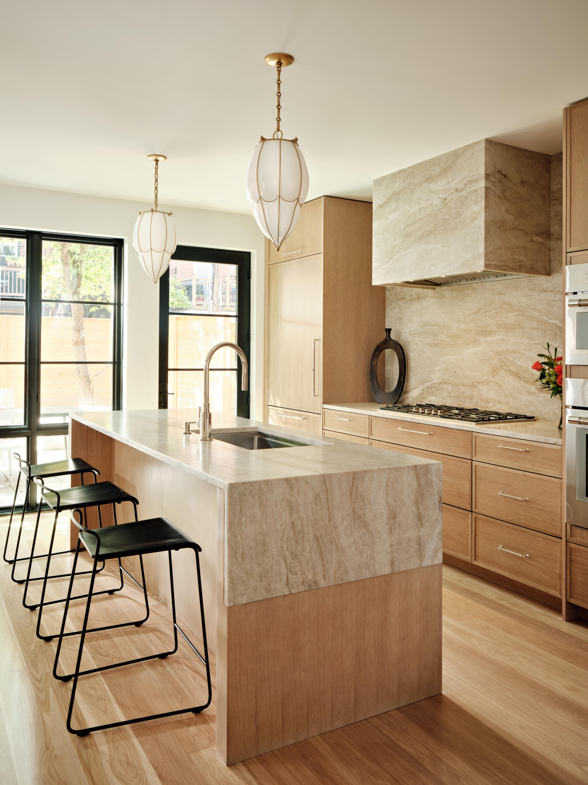 Modern Kitchen in Warm Neutral Tones