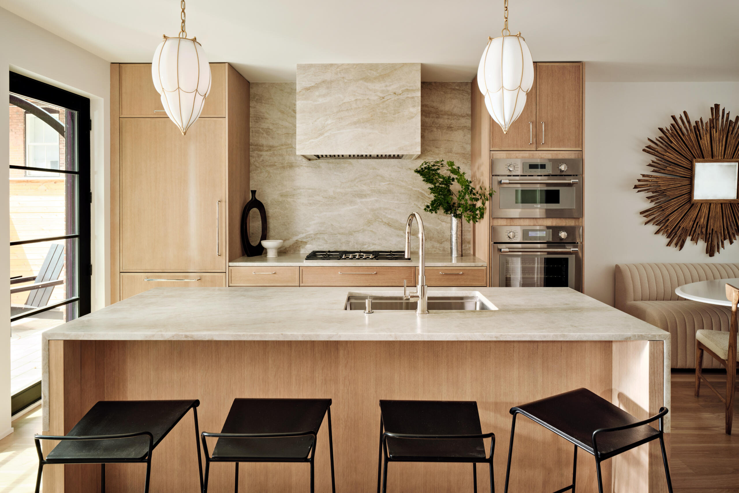 Modern Kitchen in Warm Neutral Tones