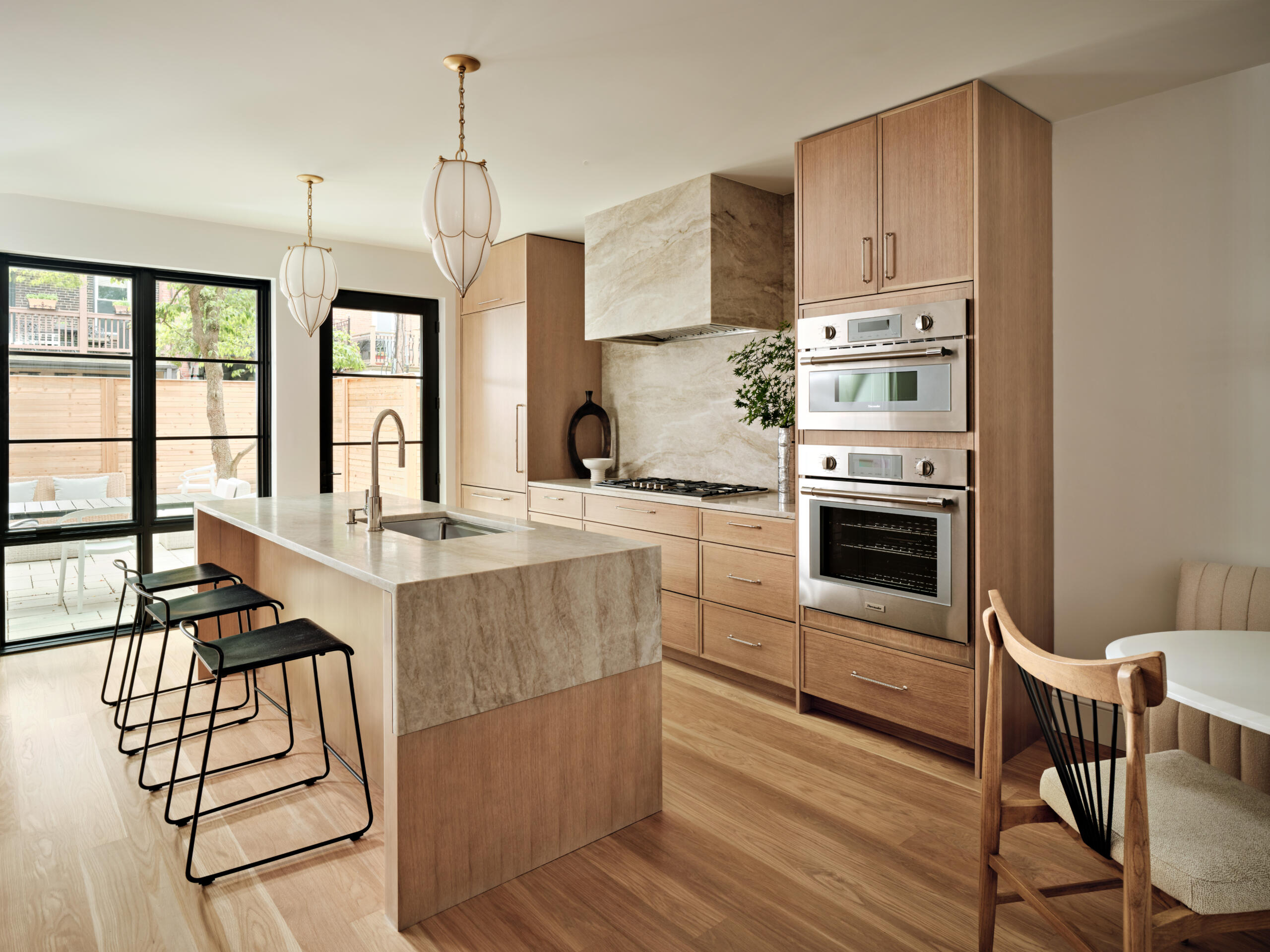 Modern Kitchen in Warm Neutral Tones