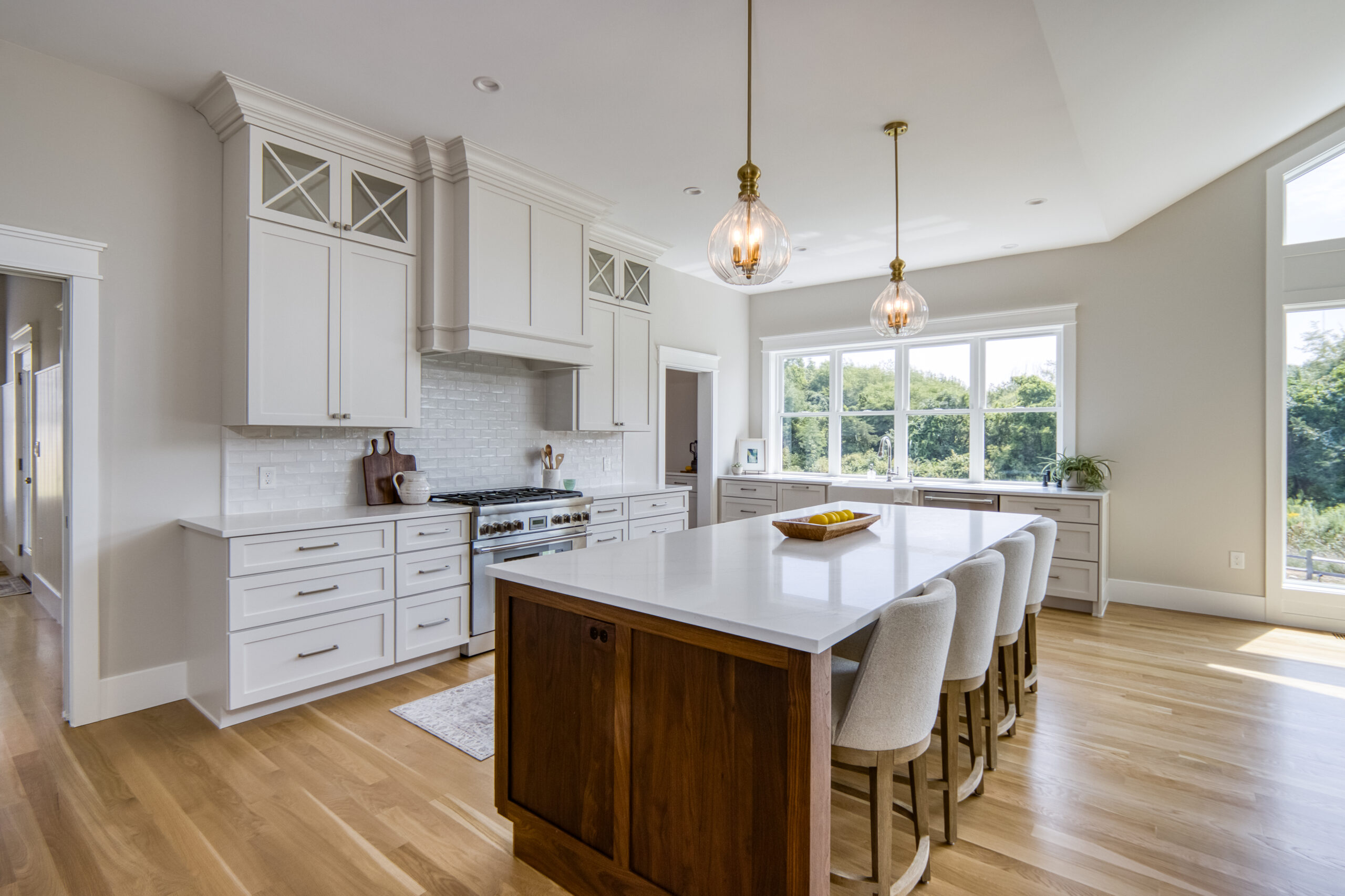 Bright & Classic Kitchen