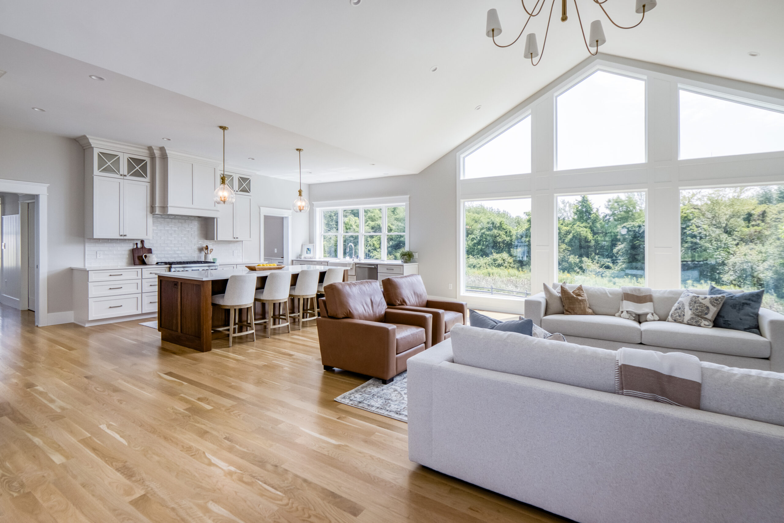 Bright & Classic Kitchen
