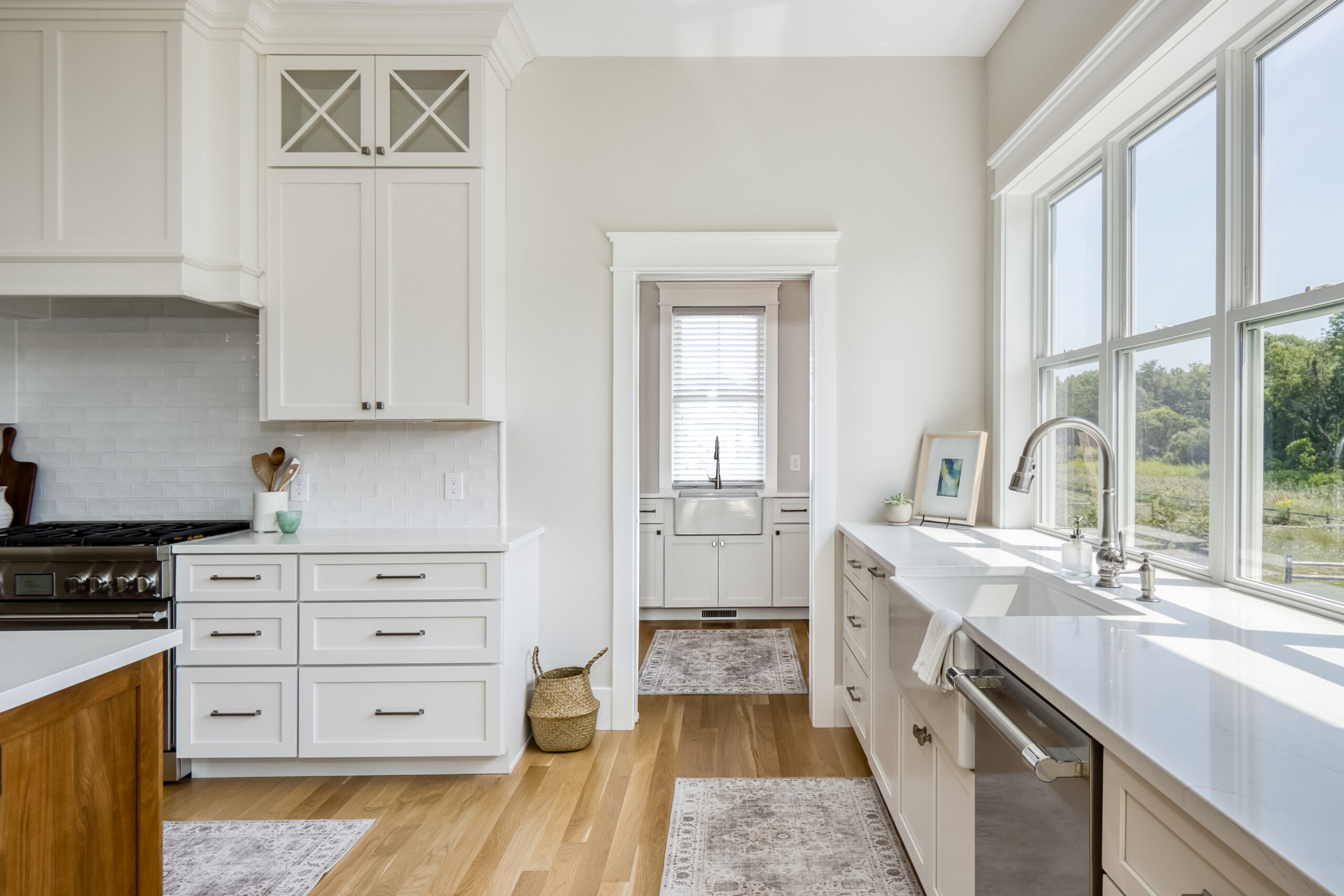 Bright & Classic Kitchen