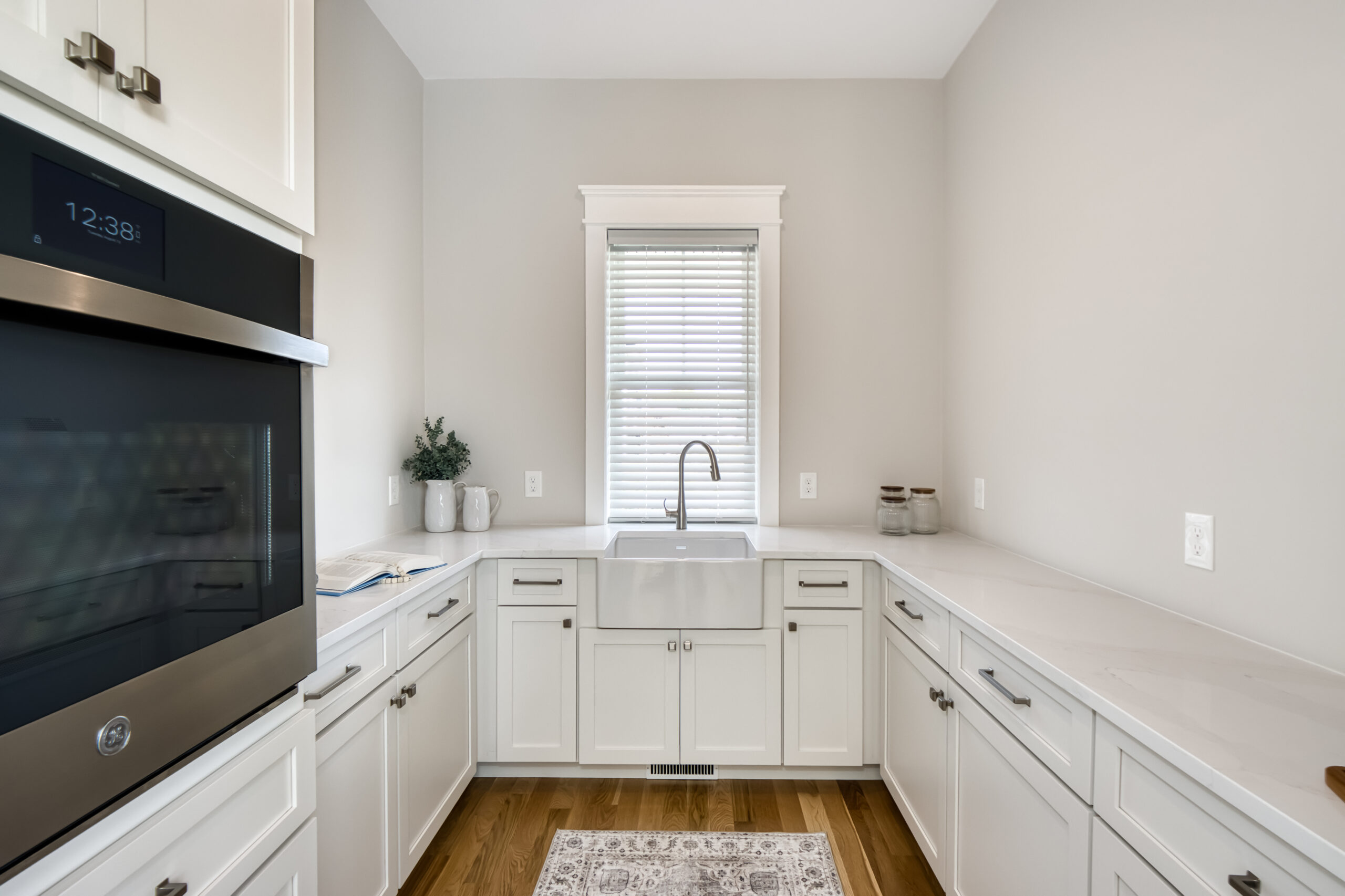 Bright & Classic Kitchen