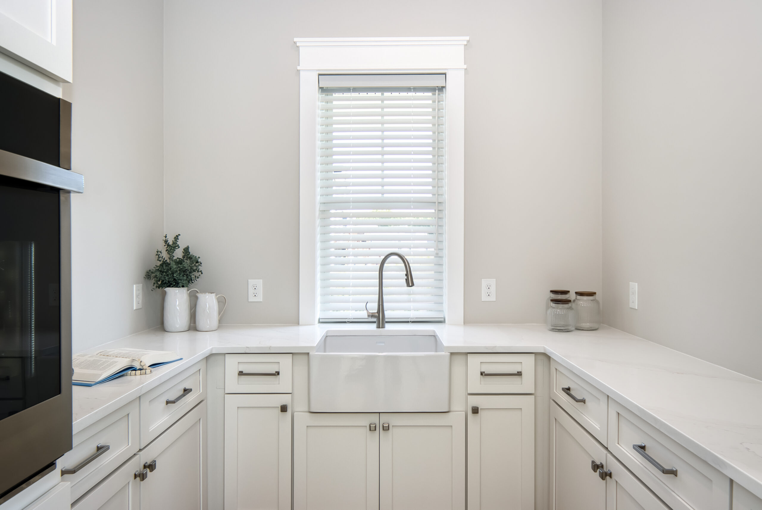 Bright & Classic Kitchen