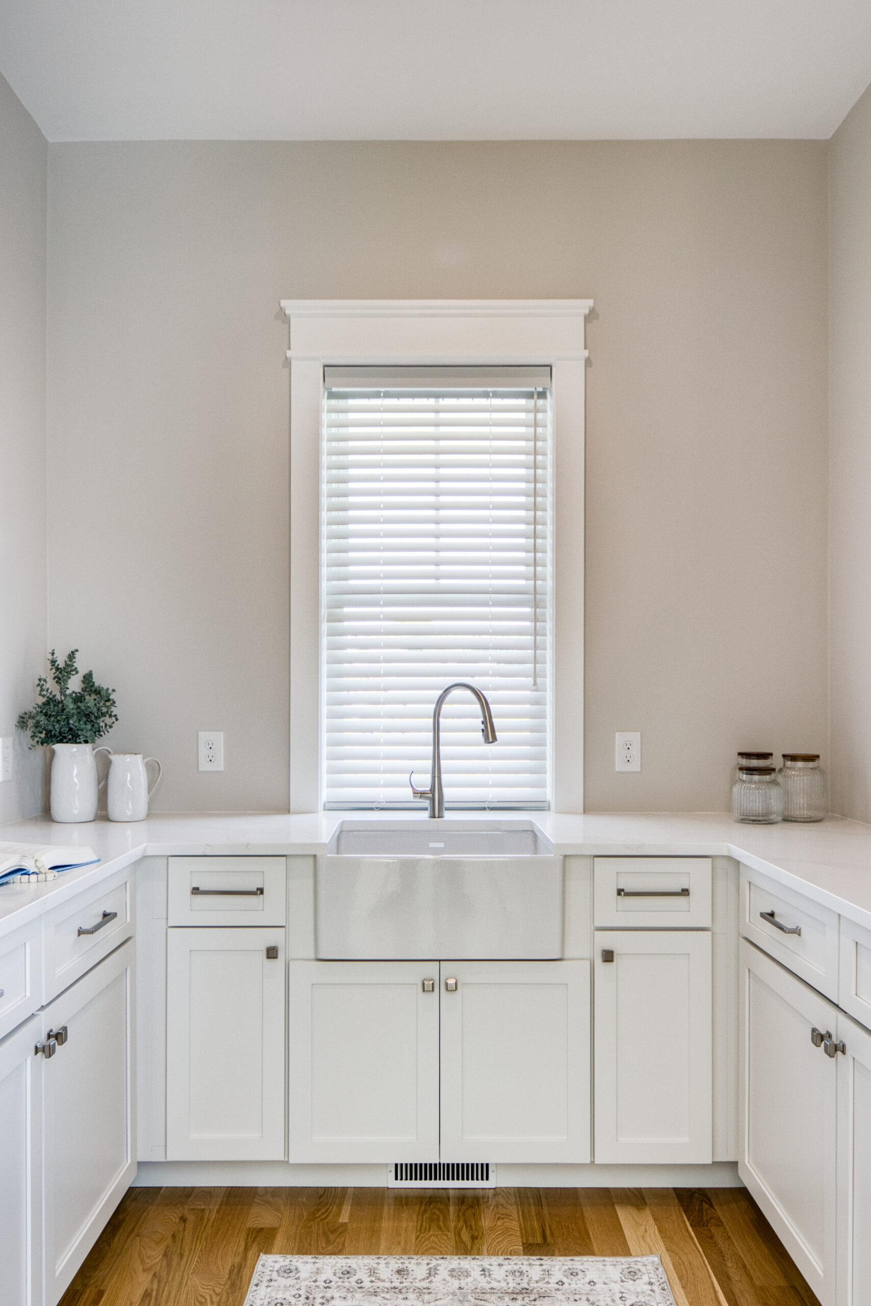 Bright & Classic Kitchen