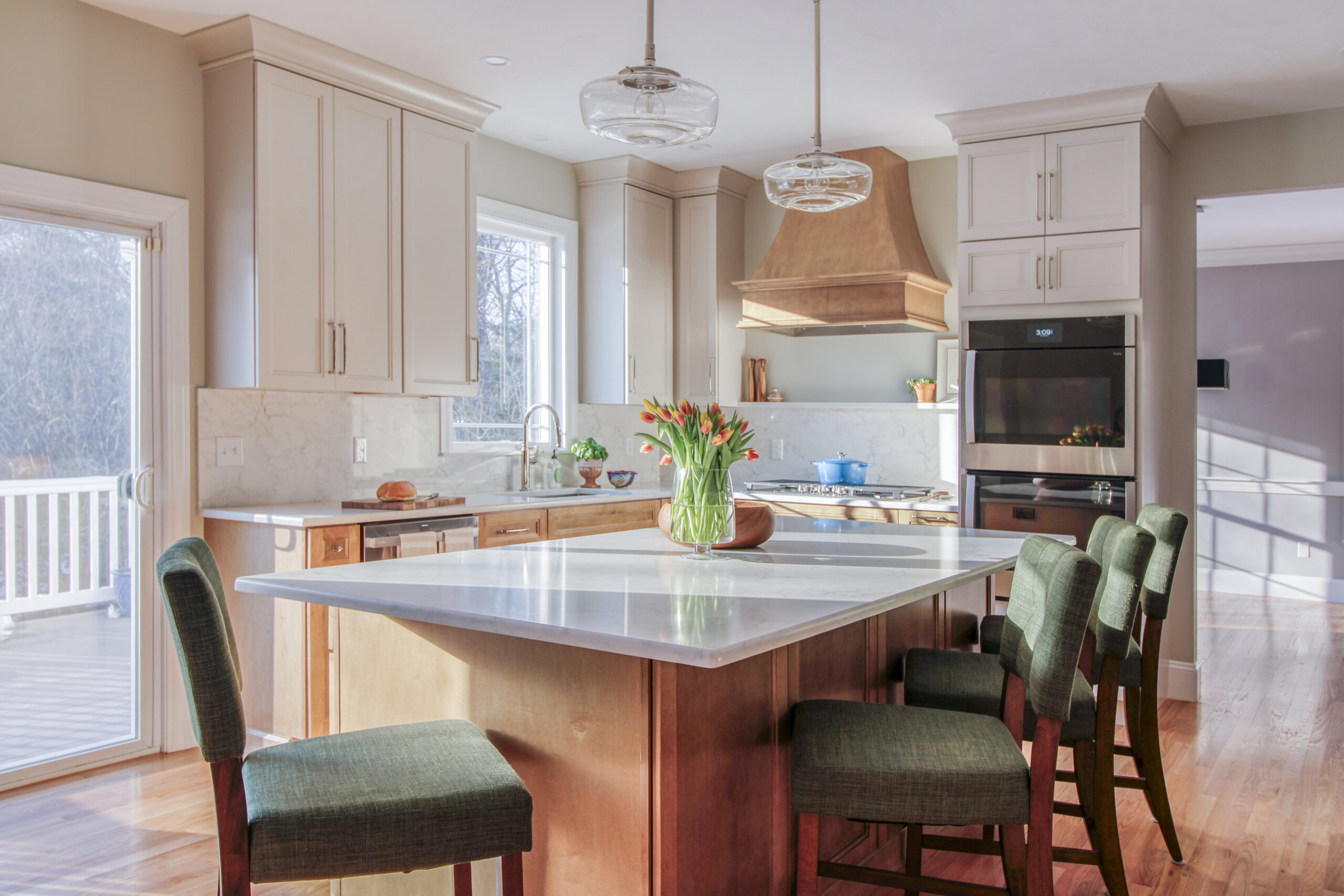 Warm, Modern & Classic Kitchen
