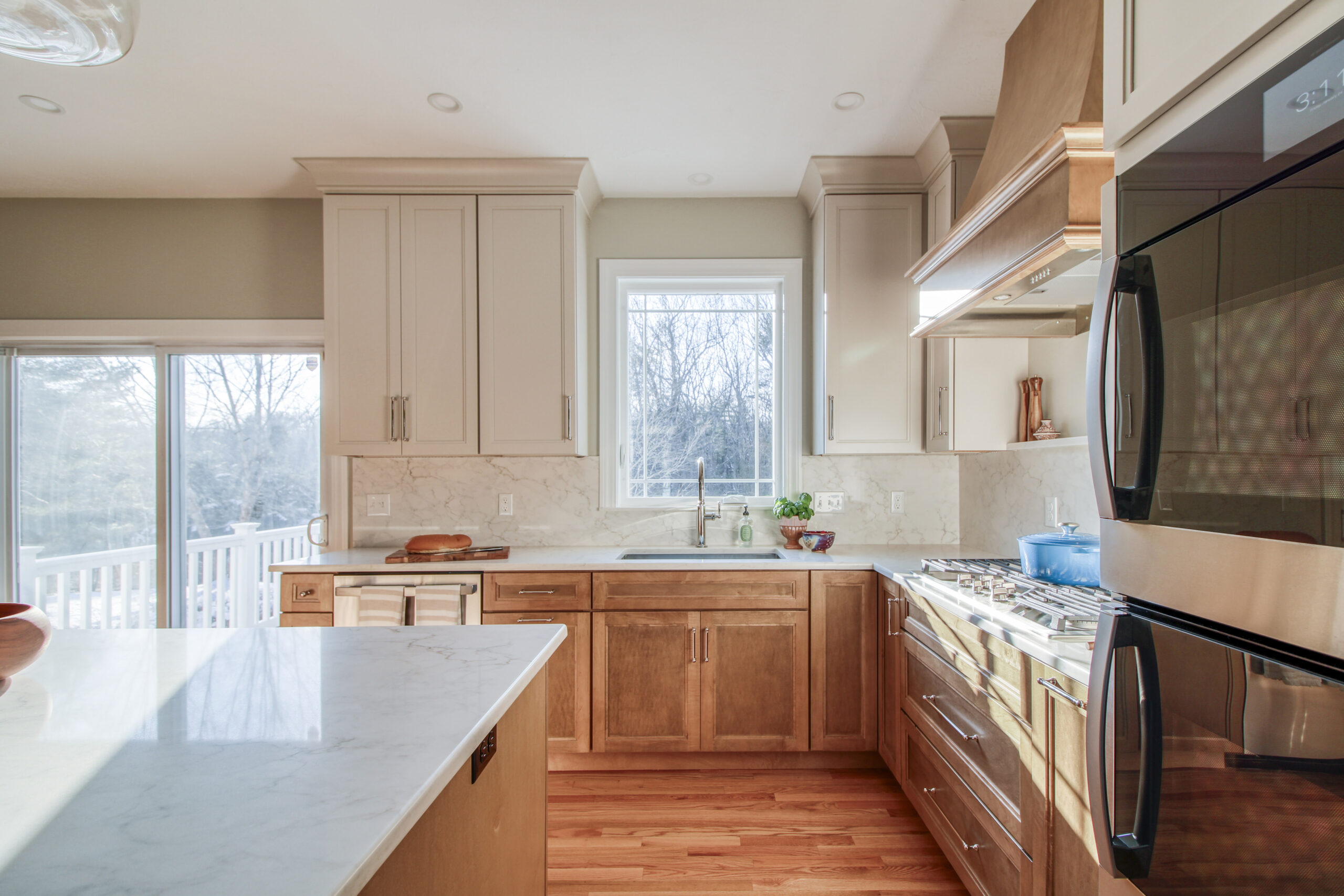 Warm, Modern & Classic Kitchen