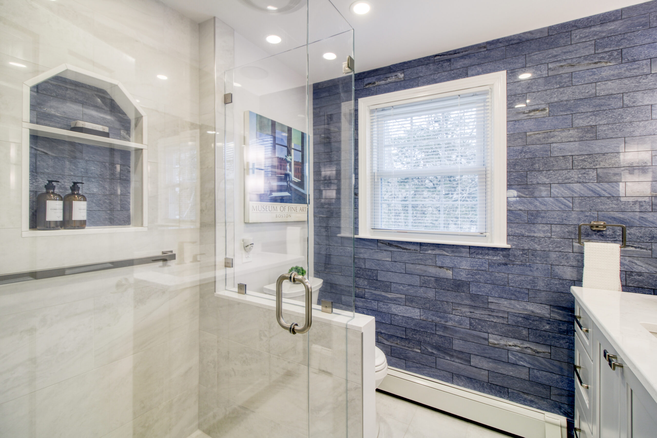 Bold & Blue bath