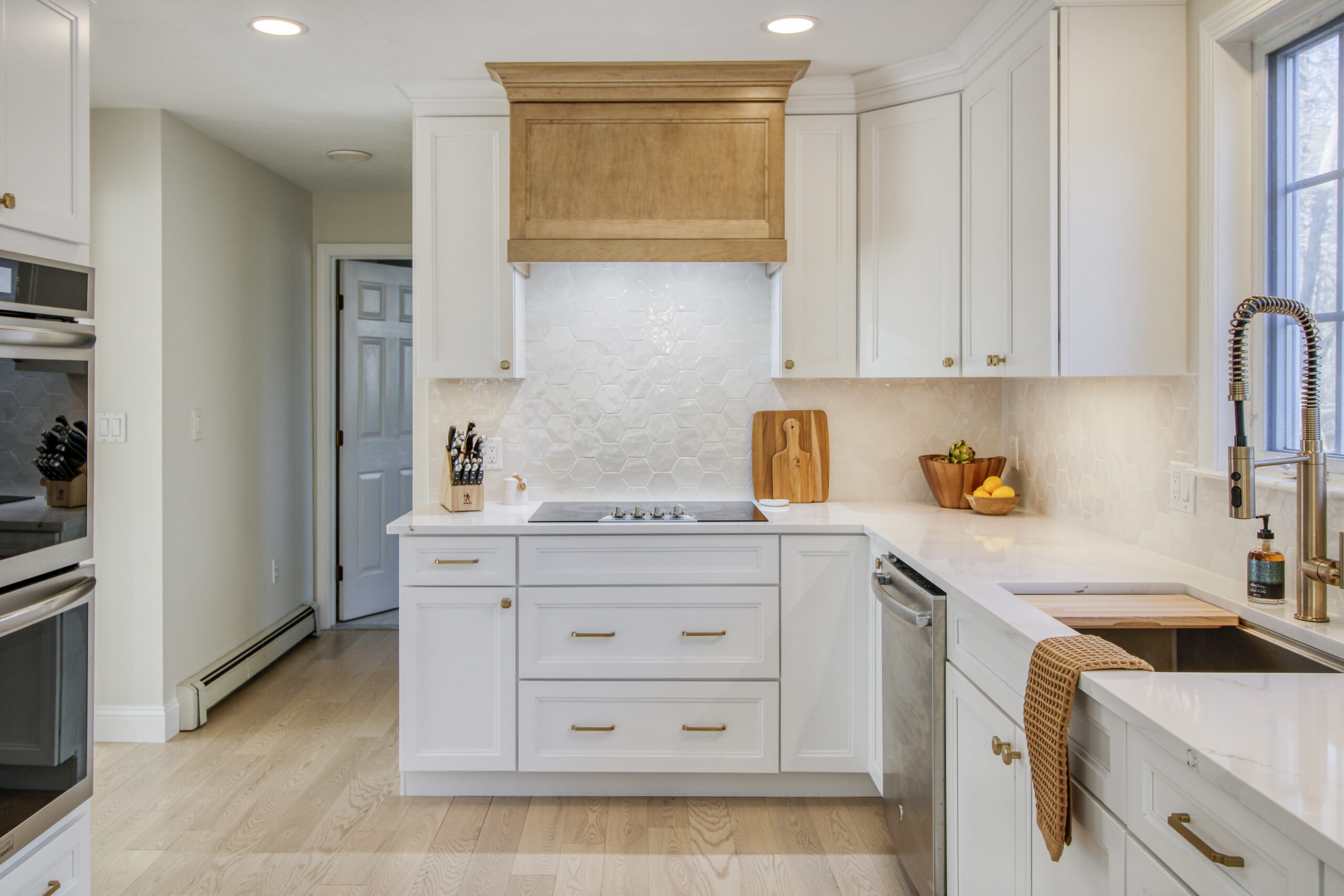 Bright & Timeless Transitional Kitchen