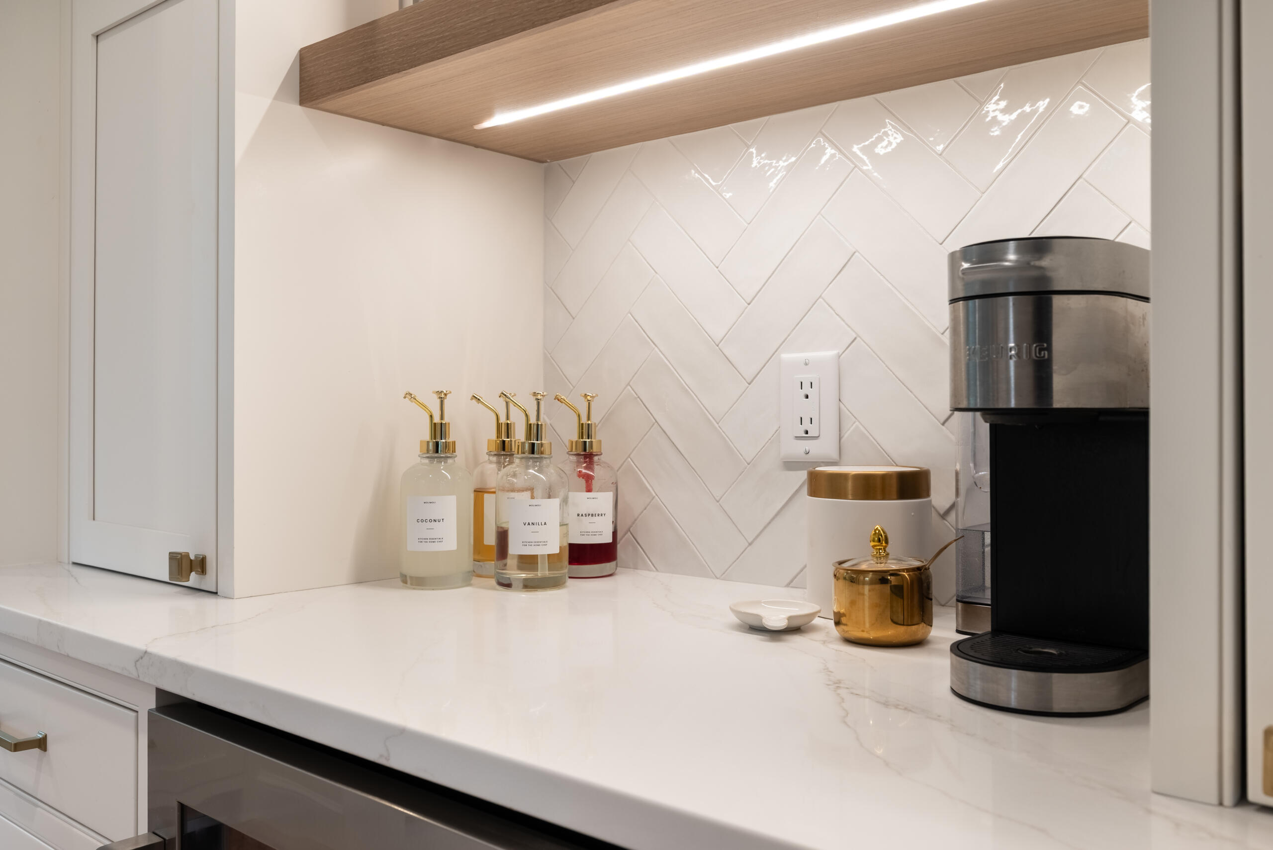 Entertainer’s Transitional Kitchen