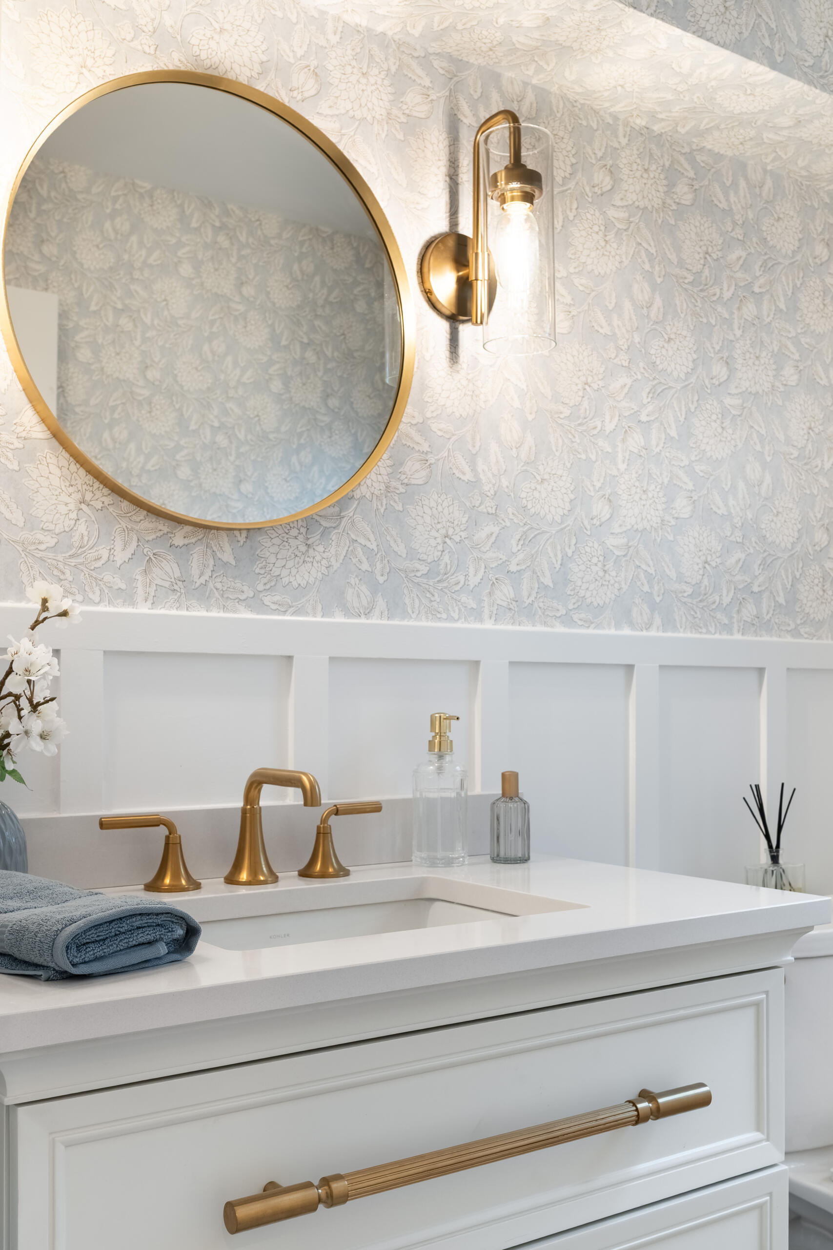 Refined & Elegant Powder Bath
