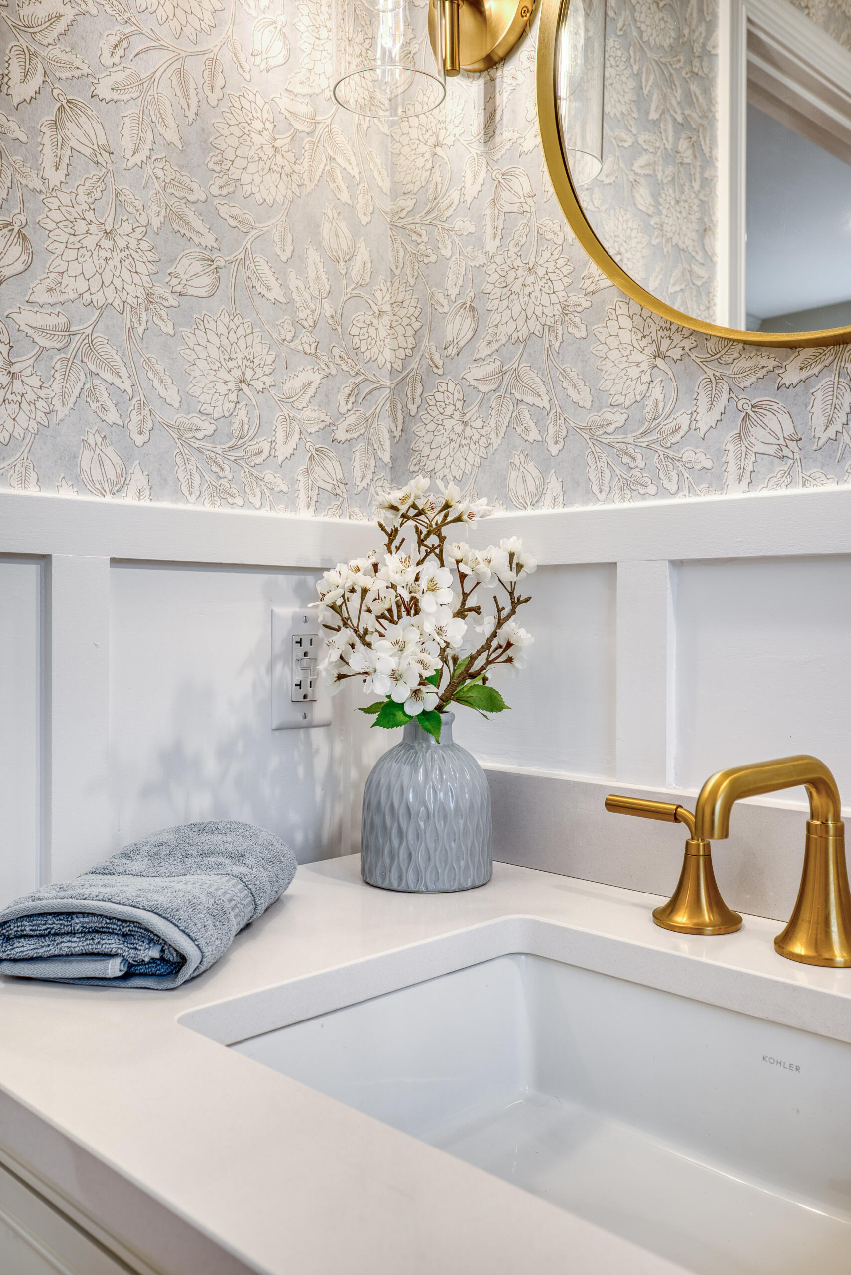 Refined & Elegant Powder Bath