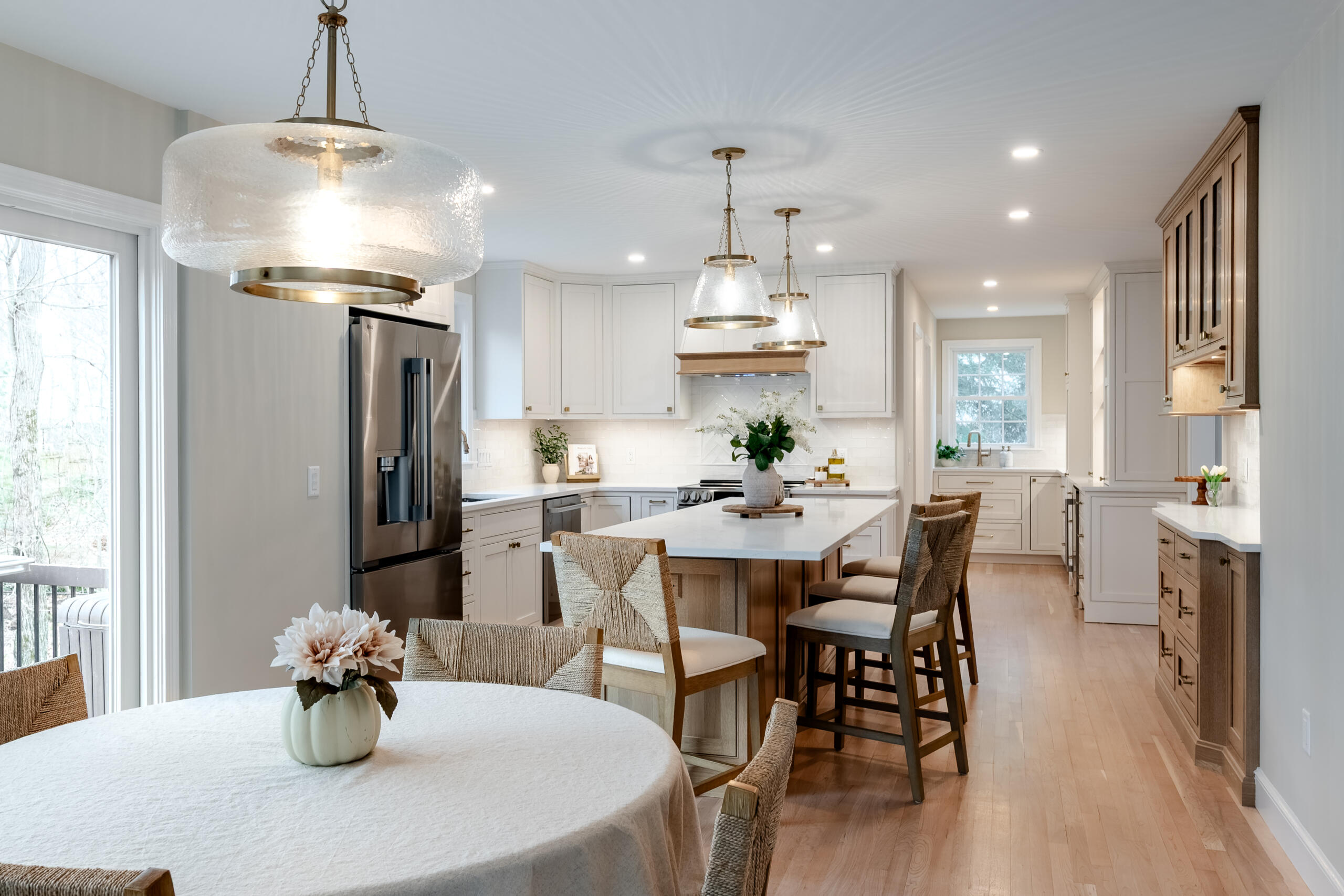 Entertainer’s Transitional Kitchen