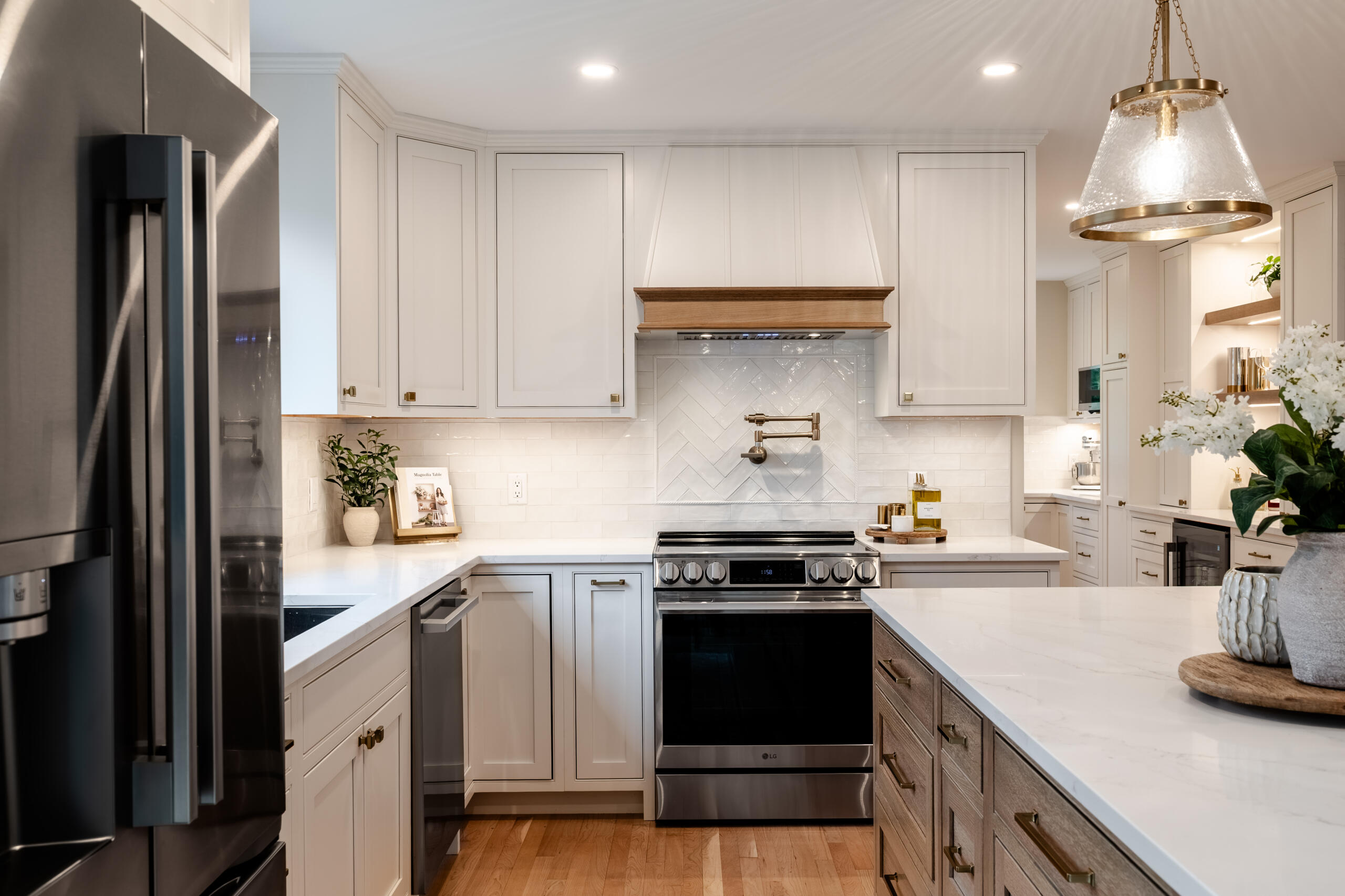 Entertainer’s Transitional Kitchen