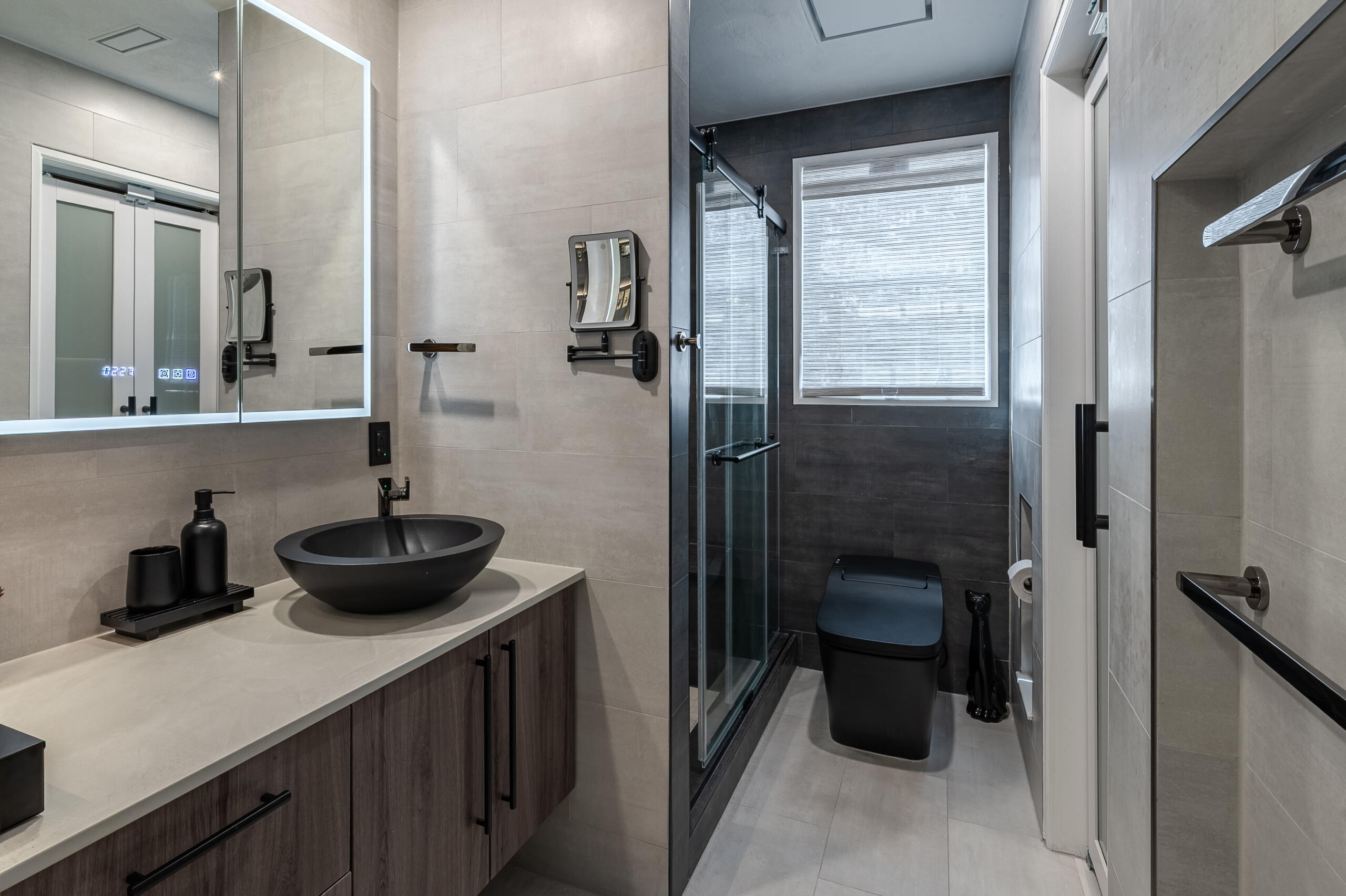 Modern Sculpted Retreat