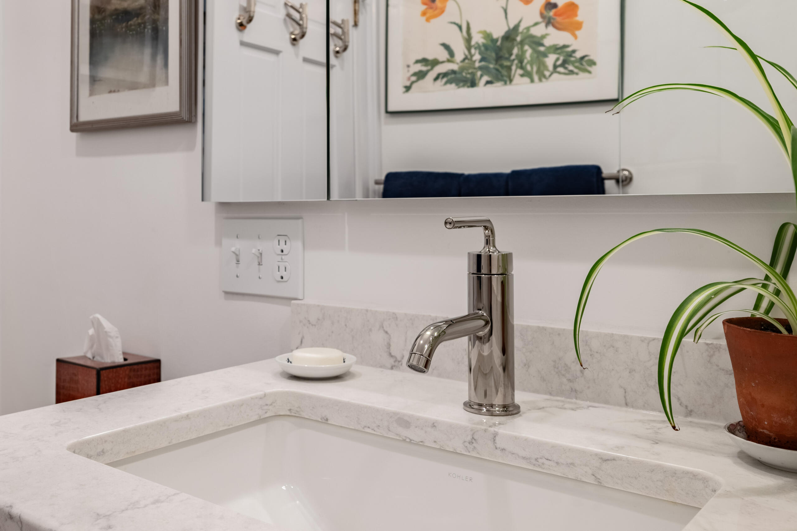 Airy Marble Bath